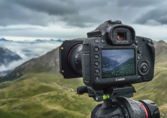 5 Best Outdoor Photography Cameras For Nature,Wildlife And More